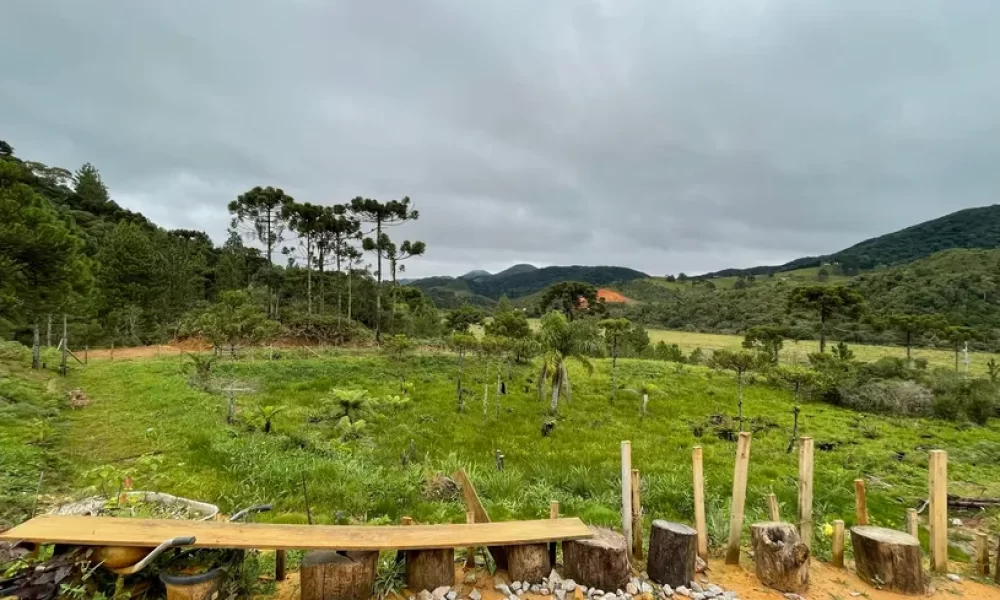 fazenda-s-tio-ch-cara-com-2-quartos-venda-20000m-no-centro-rancho-queimado (13)