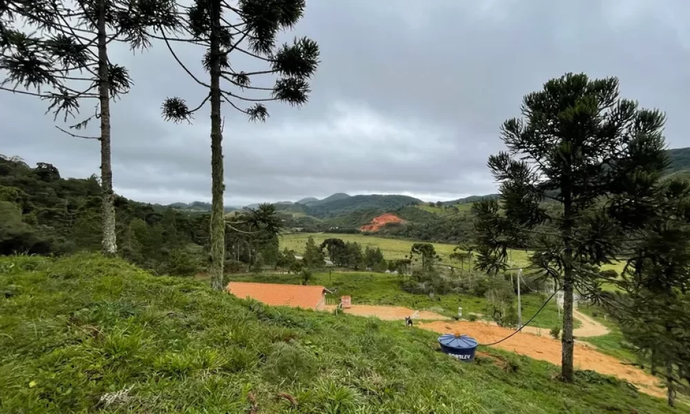 fazenda-s-tio-ch-cara-com-2-quartos-venda-20000m-no-centro-rancho-queimado (14)