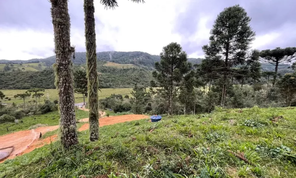 fazenda-s-tio-ch-cara-com-2-quartos-venda-20000m-no-centro-rancho-queimado (35)